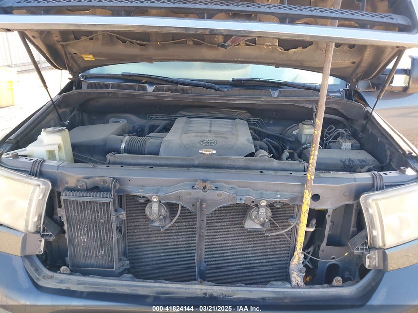 2008 Toyota Tundra Sr5 5.7L V8 VIN: 5TBDV54118S523337 Lot: 41824144