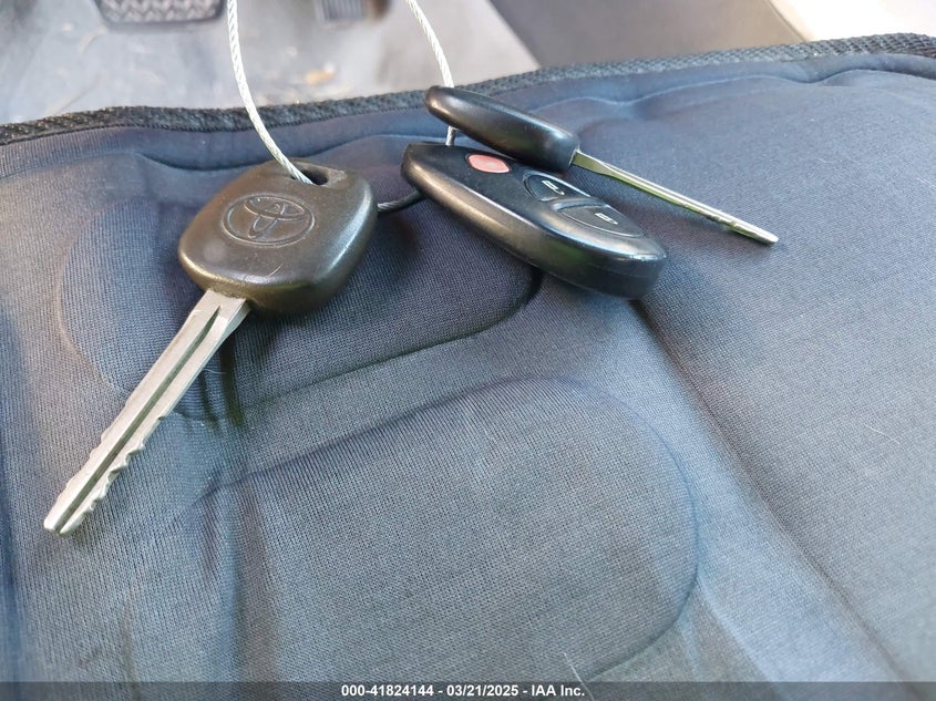 2008 Toyota Tundra Sr5 5.7L V8 VIN: 5TBDV54118S523337 Lot: 41824144