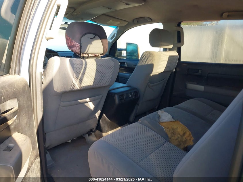 2008 Toyota Tundra Sr5 5.7L V8 VIN: 5TBDV54118S523337 Lot: 41824144