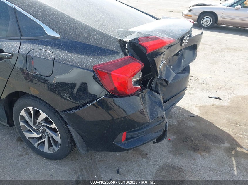 2017 HONDA CIVIC VIN: 19XFC2F7XHE031812