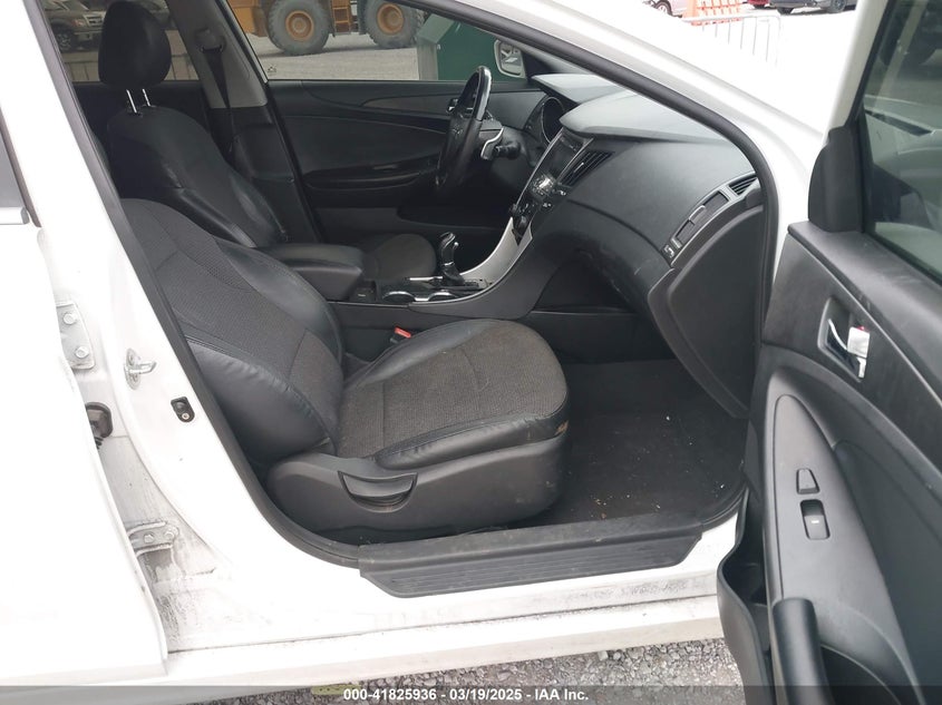 2011 HYUNDAI SONATA VIN: 5NPEC4AC0BH222945