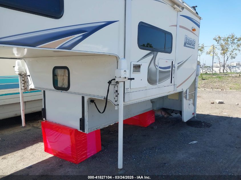 2002 Ford F-350 Lariat/Xl/Xlt VIN: 3FTSW31FX2MA04827 Lot: 41827104