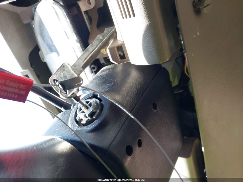 2004 Ford F-250 Lariat/Xl/Xlt VIN: 1FTNW21P04EB20255 Lot: 41827232