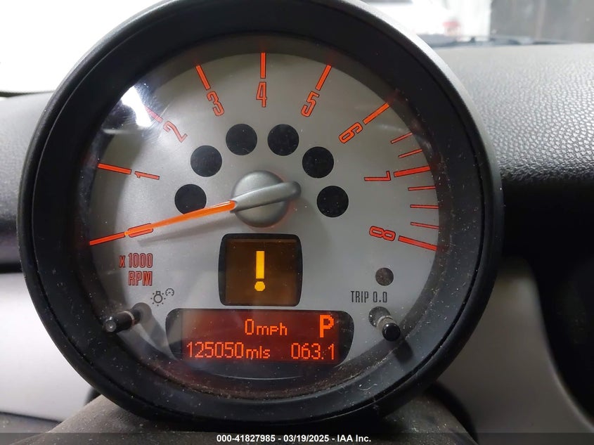 2011 MINI COOPER VIN: WMWSU3C58BT091751