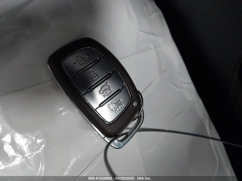 2019 HYUNDAI TUCSON VIN: KM8J33AL0KU973425
