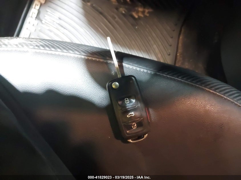 2016 VOLKSWAGEN BEETLE 1.8T FLEET EDITION - 3VWF17AT2GM619843