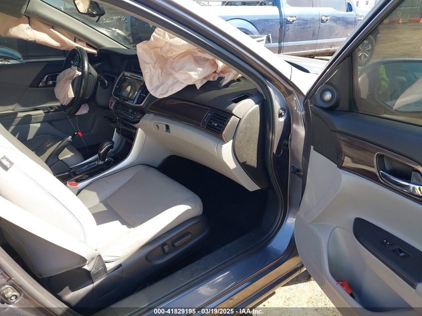 2017 HONDA ACCORD VIN: 1HGCR2F81HA120005