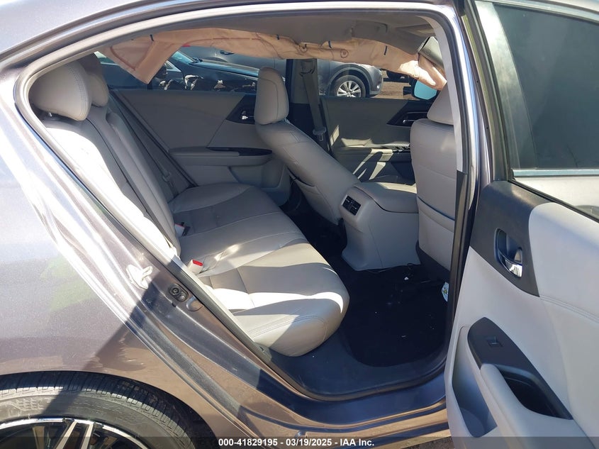 2017 HONDA ACCORD VIN: 1HGCR2F81HA120005