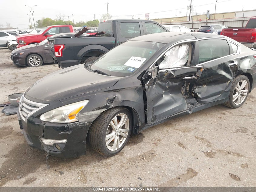 2013 NISSAN ALTIMA VIN: 1N4BL3AP7DN447582