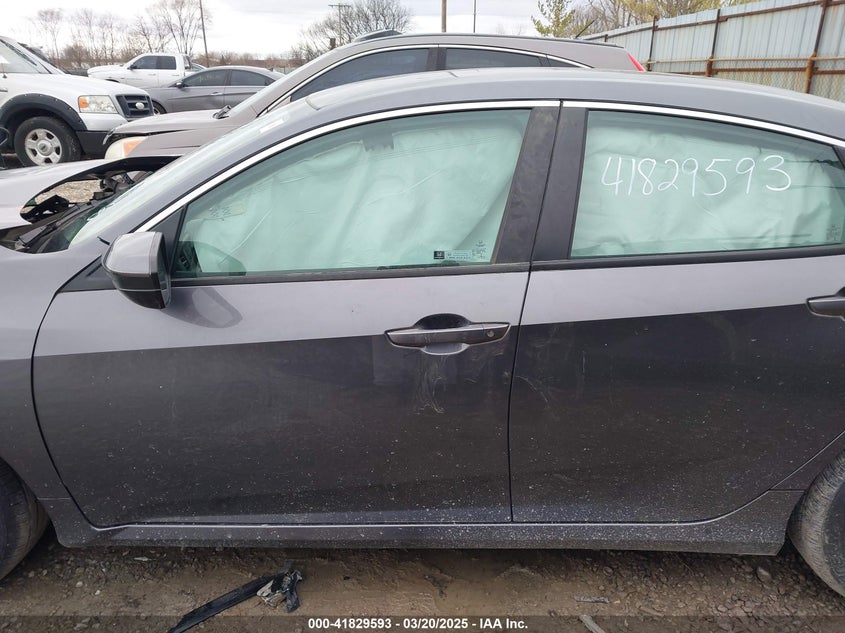 VIN 19XFC2F57JE044098 2018 HONDA CIVIC LX
