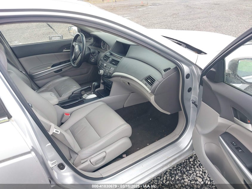 2008 HONDA ACCORD VIN: 1HGCP26848A015965