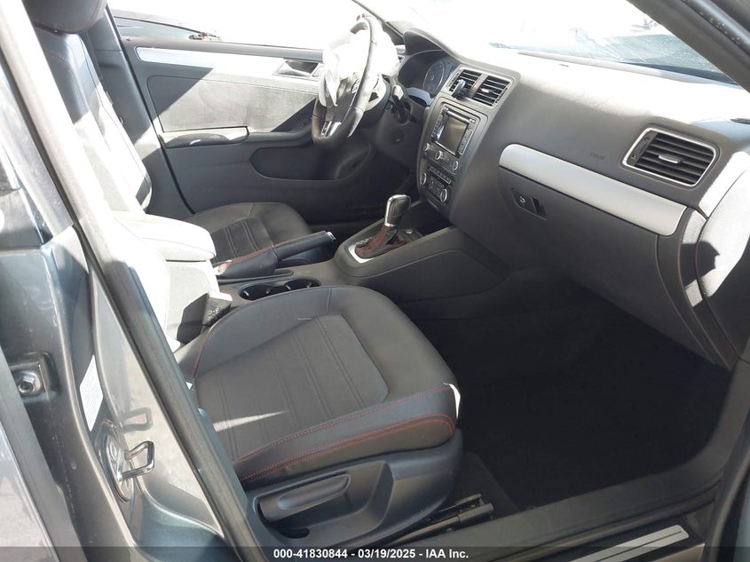 2012 VOLKSWAGEN JETTA VIN: 3VW4A7AJ5CM085902