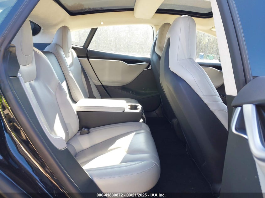 2015 TESLA MODEL S VIN: 5YJSA4H43FF083602