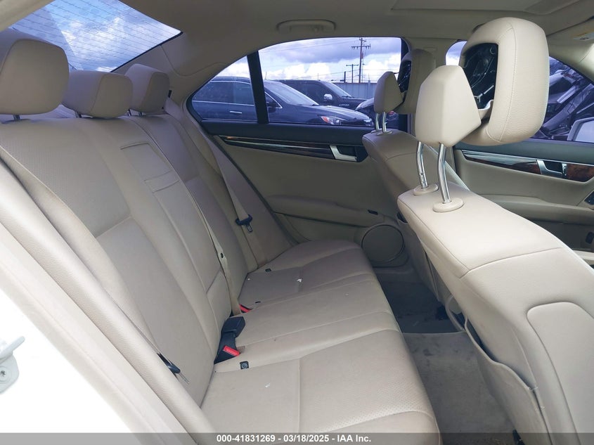 2012 MERCEDES-BENZ C 300 VIN: WDDGF8BB3CR212908