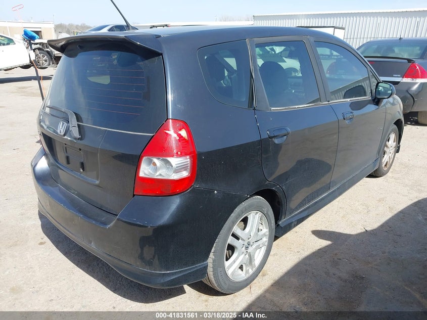 2008 HONDA FIT VIN: JHMGD38688S044050