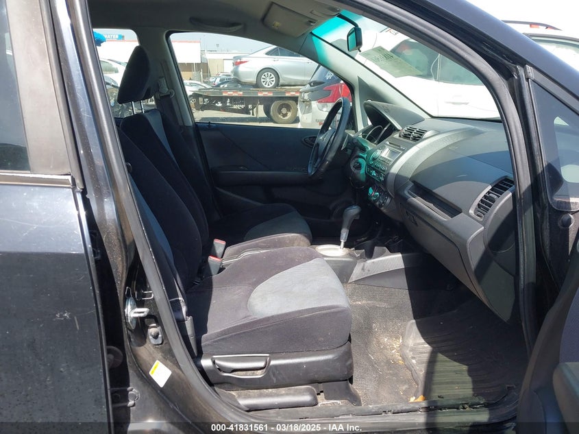 2008 HONDA FIT VIN: JHMGD38688S044050
