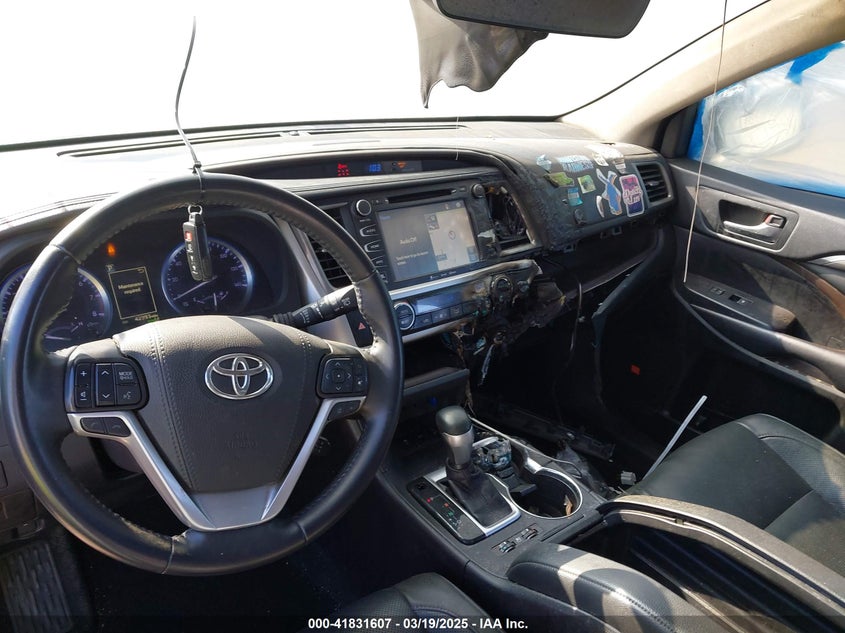 2019 TOYOTA HIGHLANDER VIN: 5TDDZRFH4KS938317