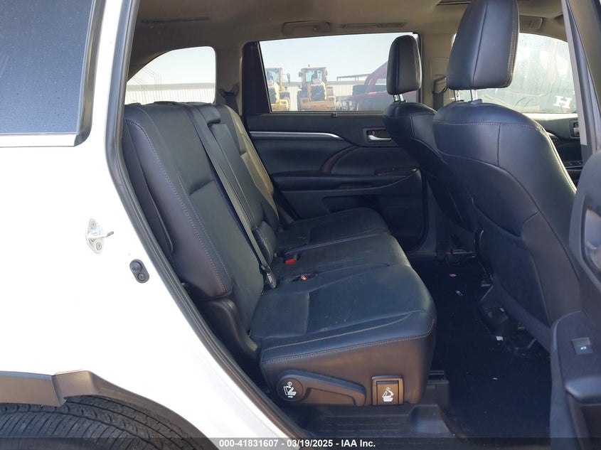 2019 TOYOTA HIGHLANDER VIN: 5TDDZRFH4KS938317