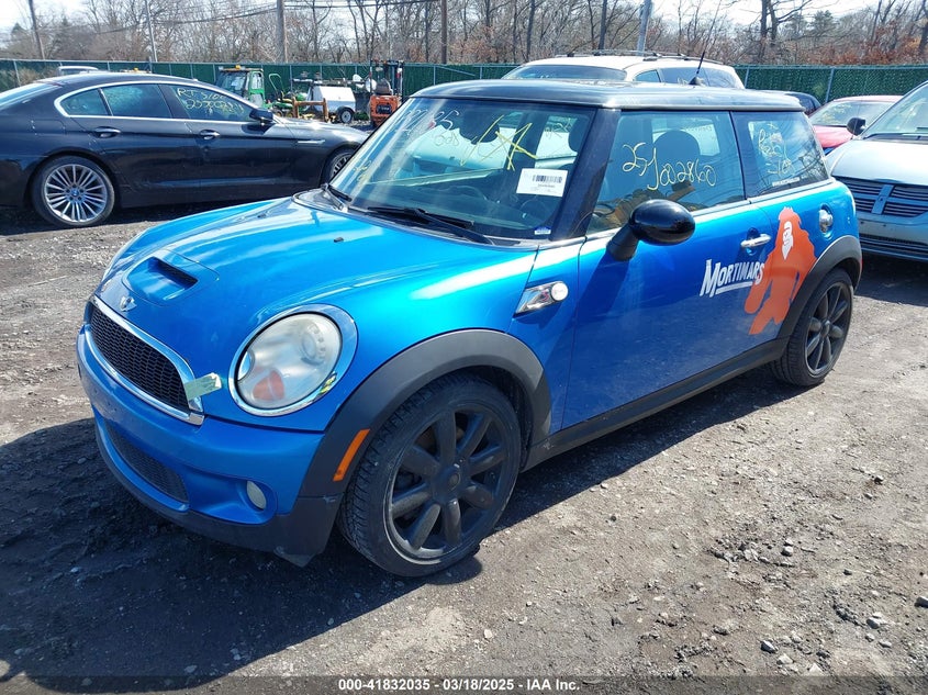 2007 MINI COOPER S VIN: WMWMF73507TT83203
