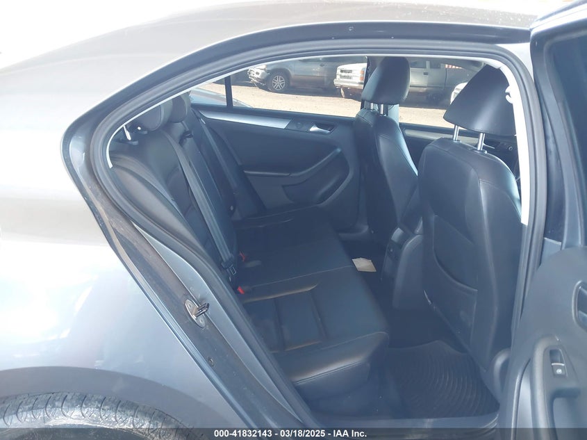 2014 VOLKSWAGEN JETTA VIN: 3VWLL7AJ4EM428997