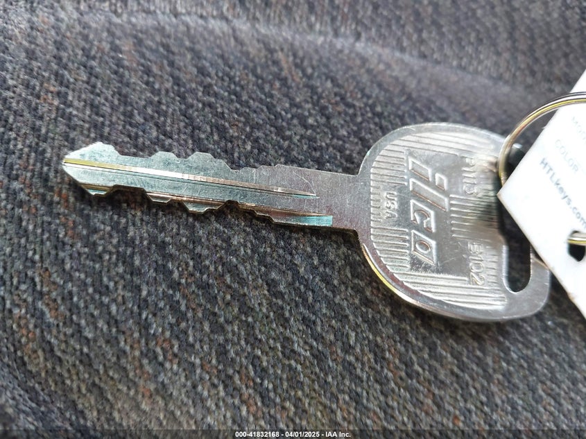 2000 GMC Sierra 1500 Sle VIN: 2GTEC19T6Y1170329 Lot: 41832168