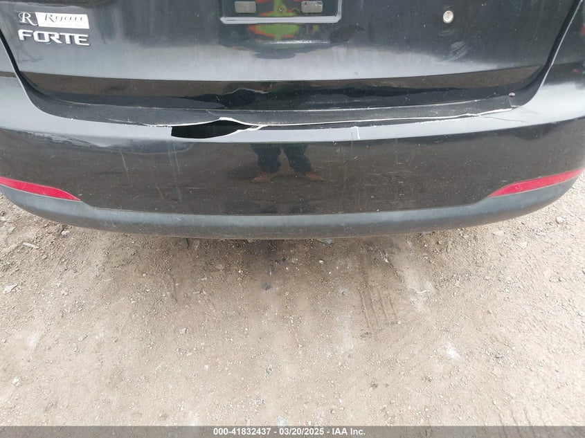 2014 KIA FORTE VIN: KNAFK4A67E5193544