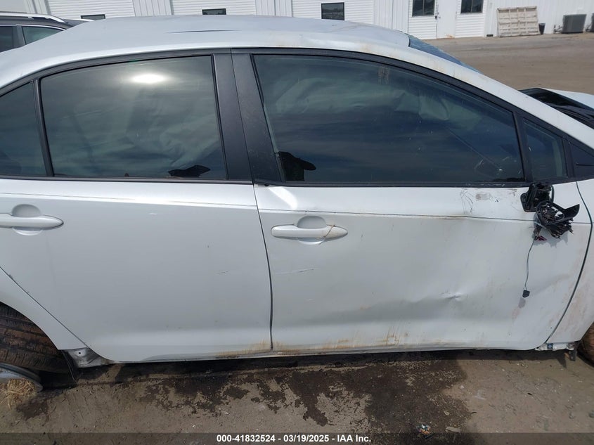 2022 TOYOTA COROLLA LE - JTDVPMAE9N3015203