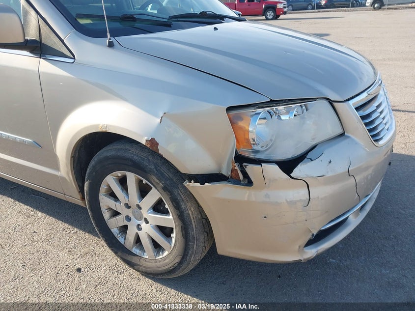 2013 CHRYSLER TOWN & COUNTRY VIN: 2C4RC1BG4DR630985