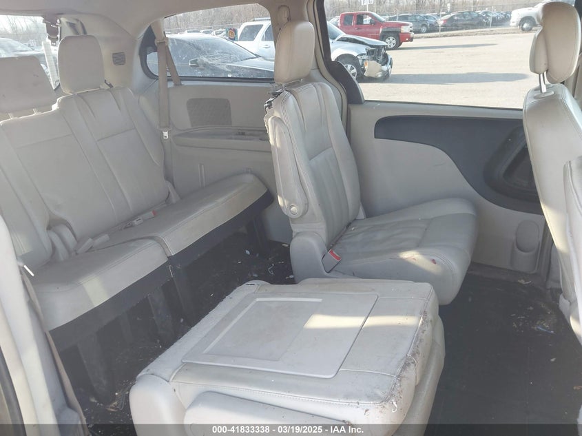 2013 CHRYSLER TOWN & COUNTRY VIN: 2C4RC1BG4DR630985