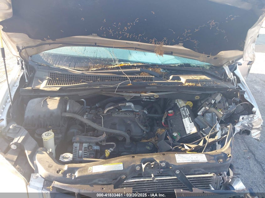 2008 CHRYSLER TOWN & COUNTRY VIN: 2A8HR44H68R761903
