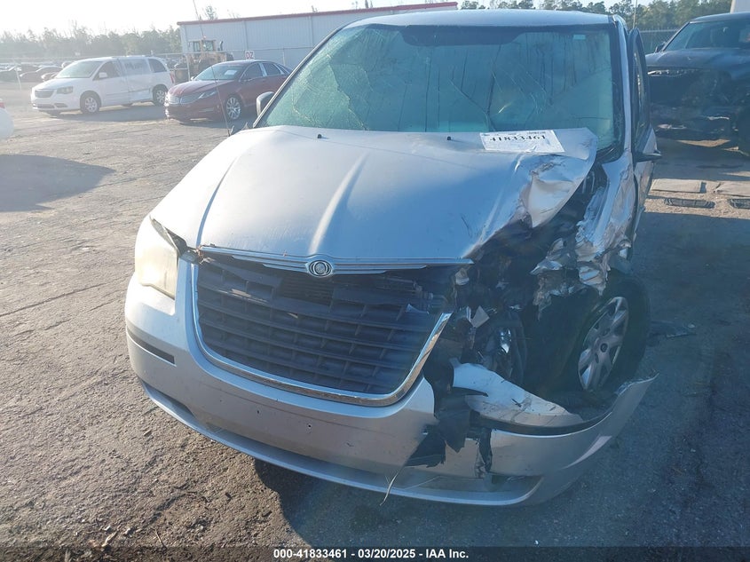 2008 CHRYSLER TOWN & COUNTRY VIN: 2A8HR44H68R761903