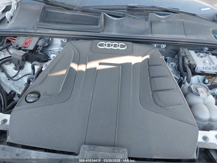 Image 10 of 2019 Audi Q7  salvage vehicle - Lot #41834415 at IAAI