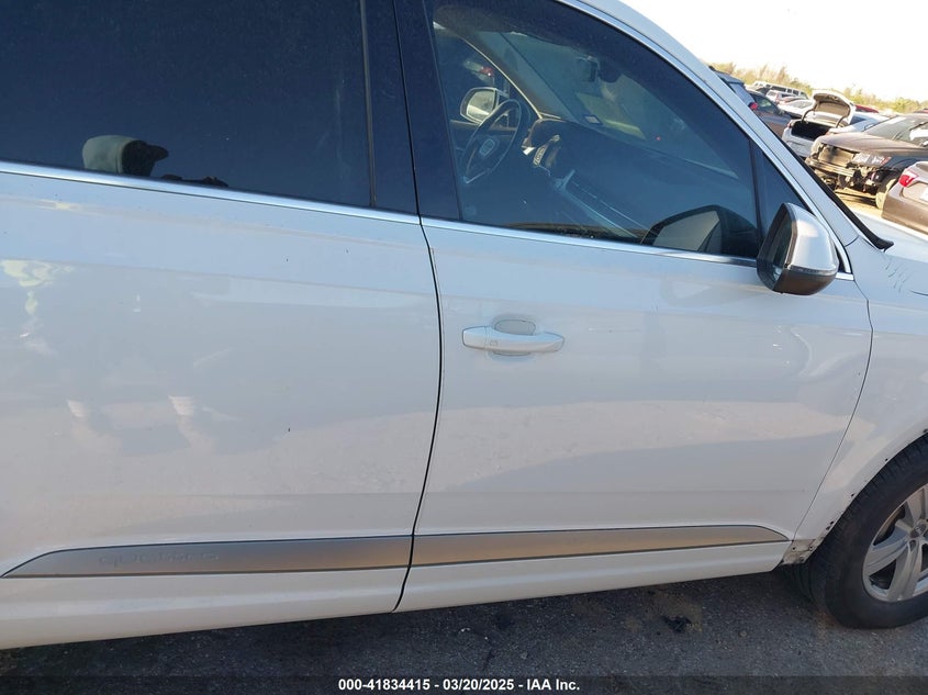 Image 14 of 2019 Audi Q7  salvage vehicle - Lot #41834415 at IAAI
