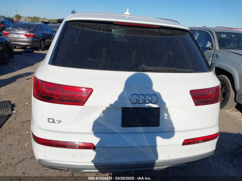 Image 17 of 2019 Audi Q7  salvage vehicle - Lot #41834415 at IAAI