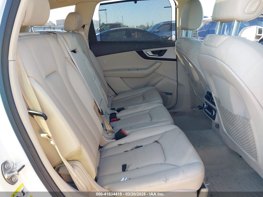 Image 8 of 2019 Audi Q7  salvage vehicle - Lot #41834415 at IAAI