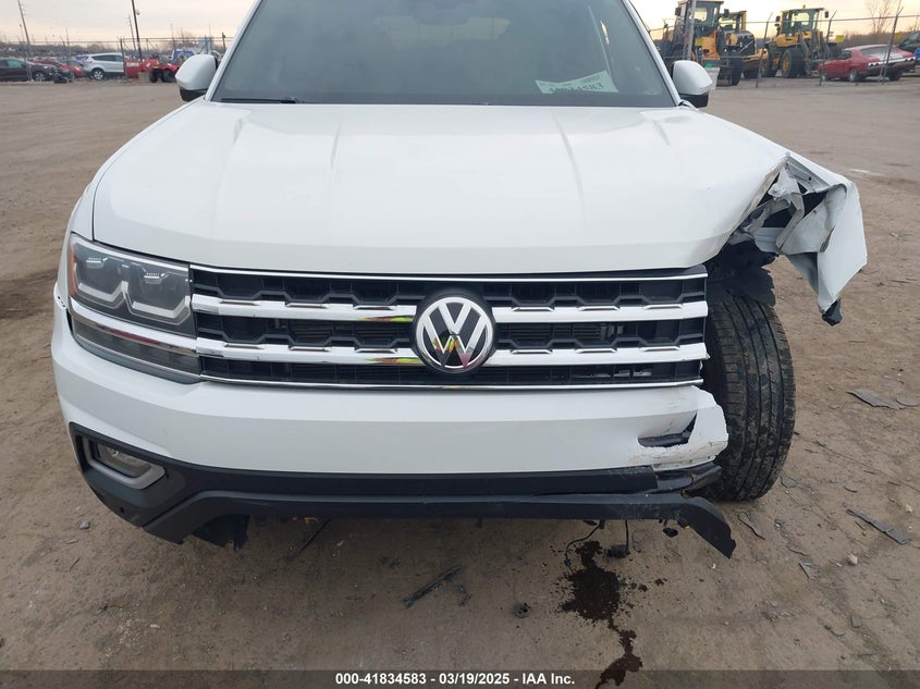 2018 VOLKSWAGEN ATLAS VIN: 1V2ER2CA8JC520182
