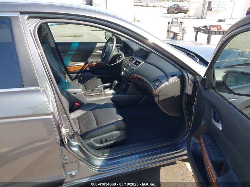 2012 HONDA ACCORD VIN: 1HGCP3F83CA010271