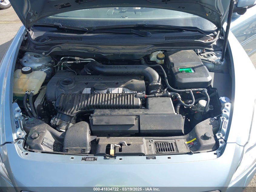 2011 VOLVO C70 VIN: YV1672MCXBJ115914