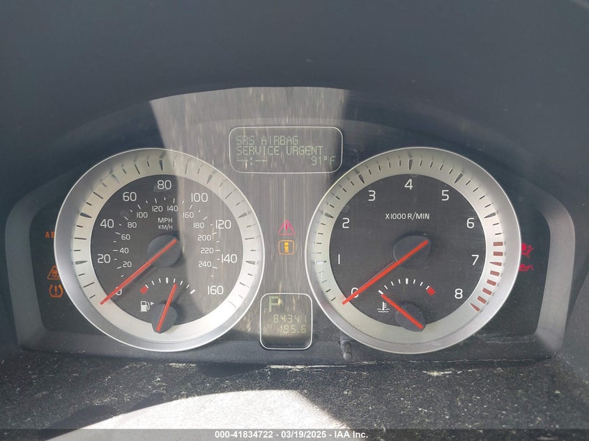 2011 VOLVO C70 VIN: YV1672MCXBJ115914