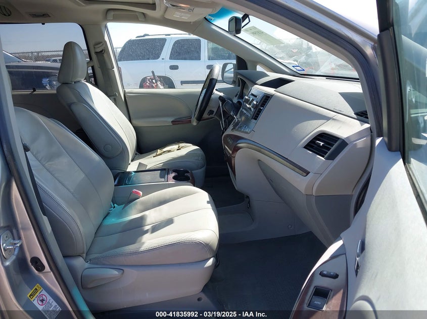 2011 TOYOTA SIENNA VIN: 5TDYK3DCXBS172586