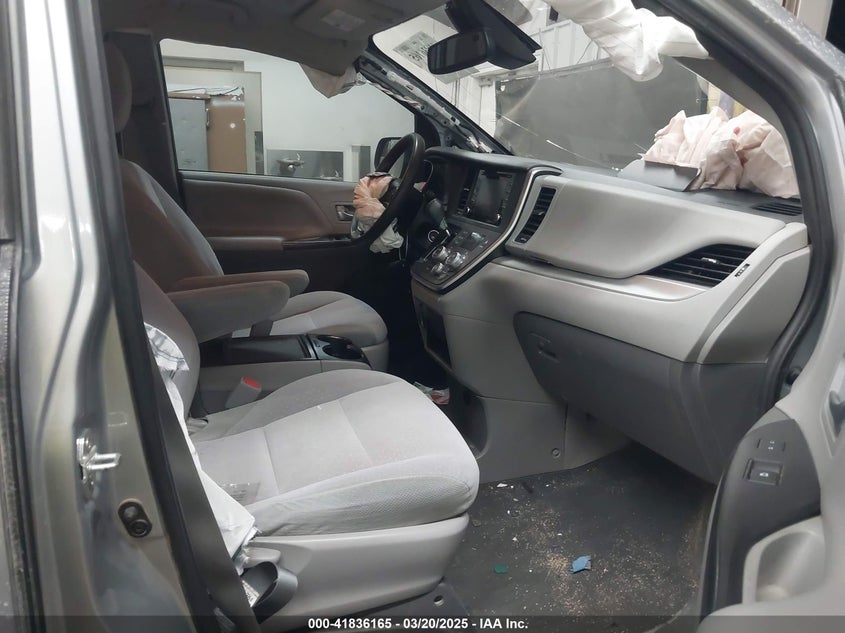 2020 TOYOTA SIENNA VIN: 5TDKZ3DC2LS065051