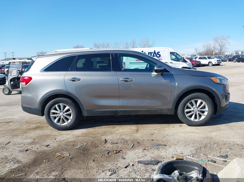 2017 KIA SORENTO VIN: 5XYPG4A3XHG204532
