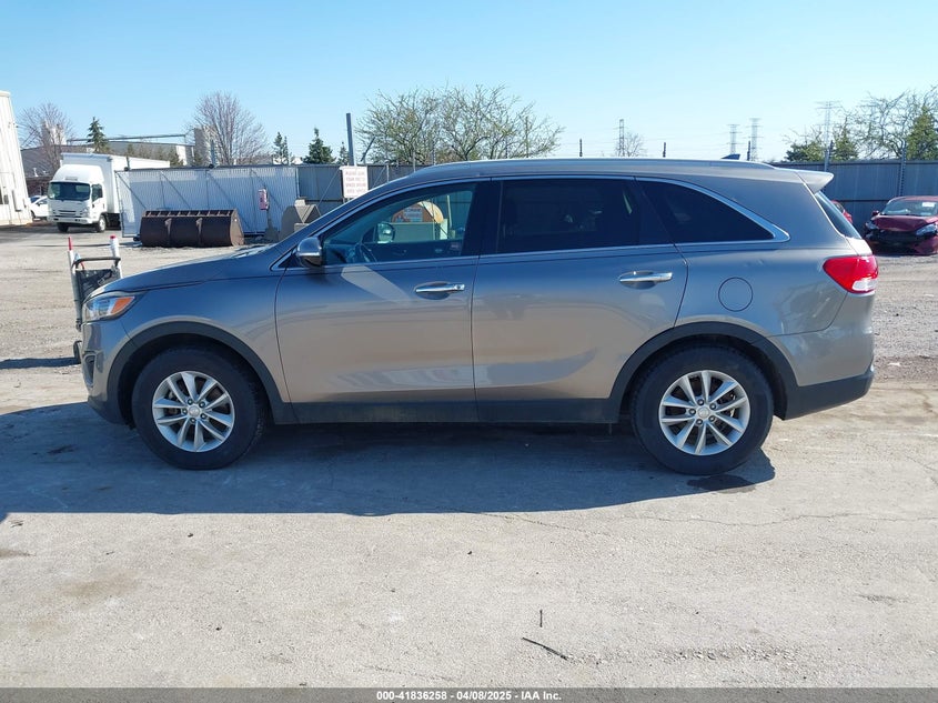 2017 KIA SORENTO VIN: 5XYPG4A3XHG204532