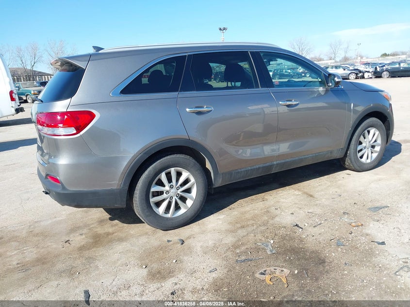 2017 KIA SORENTO VIN: 5XYPG4A3XHG204532