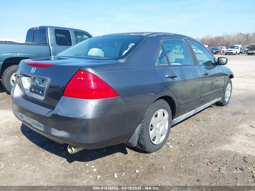 2007 HONDA ACCORD VIN: 1HGCM56447A221258