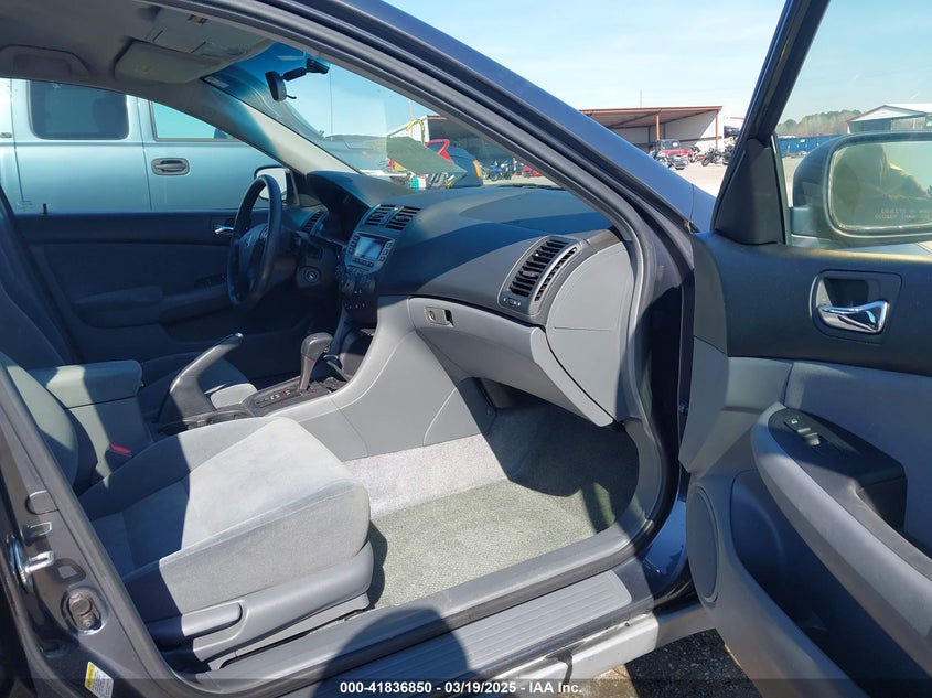 2007 HONDA ACCORD VIN: 1HGCM56447A221258