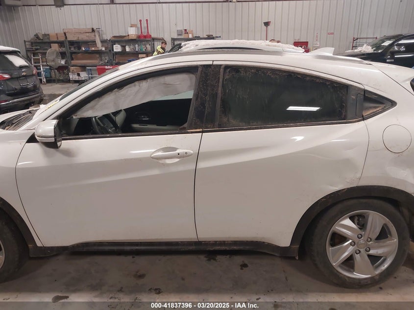 2019 HONDA HR-V VIN: 3CZRU6H55KM724016