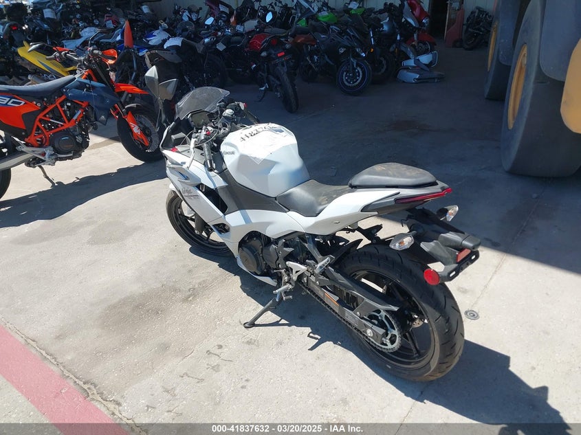 2025 KAWASAKI EX500 - ML5EXGG16SDA53321