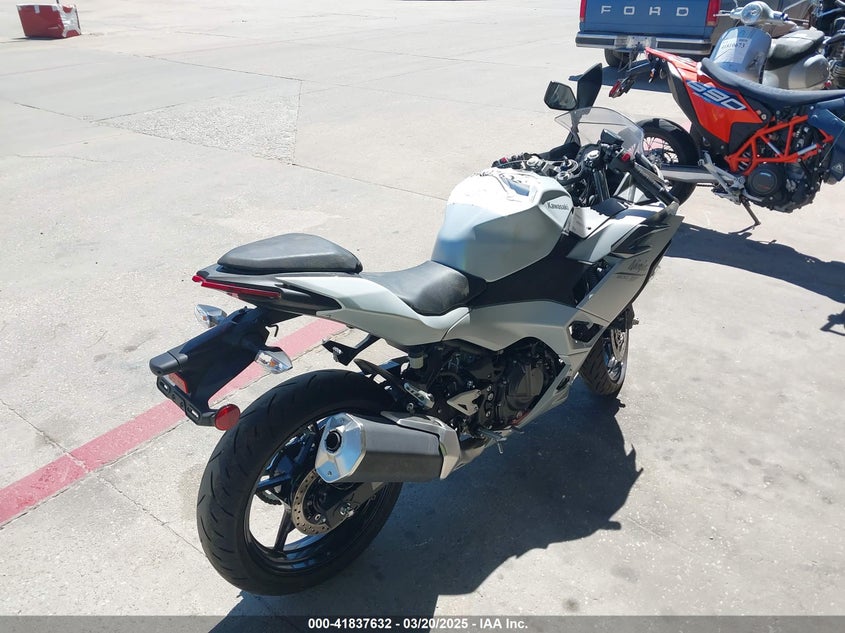 2025 KAWASAKI EX500 - ML5EXGG16SDA53321