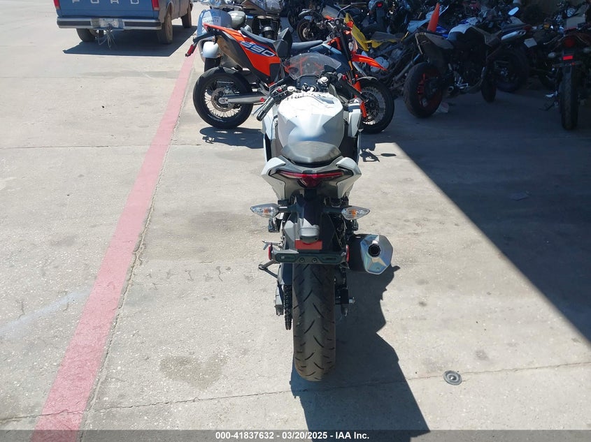 2025 KAWASAKI EX500 - ML5EXGG16SDA53321